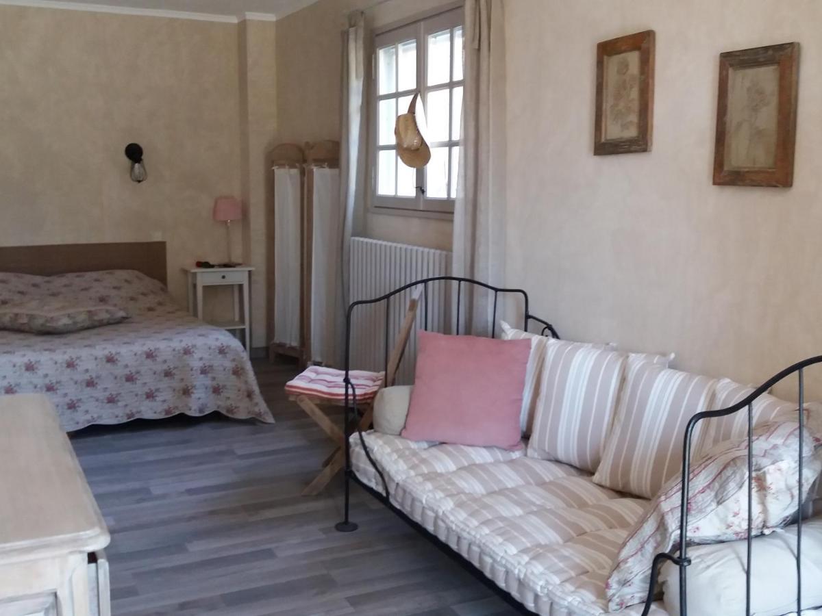 Mas De La Cabrette B&B Aramon Экстерьер фото